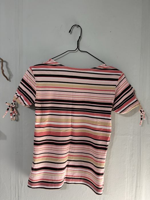 Цветна нежна тениска с панделки, като нов от 100% памук