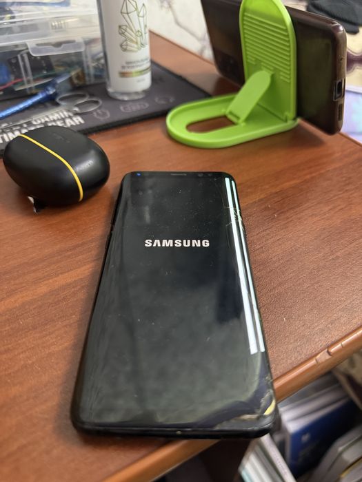 Телефон Samsung s8