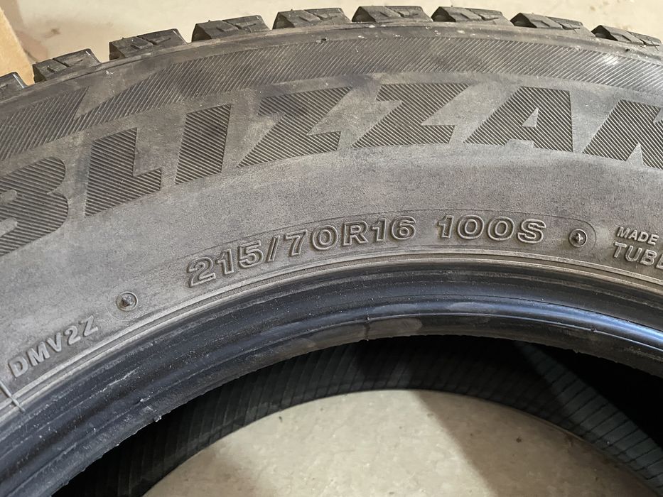 Зимние шины  Bridgestone Blizzak DM-V2