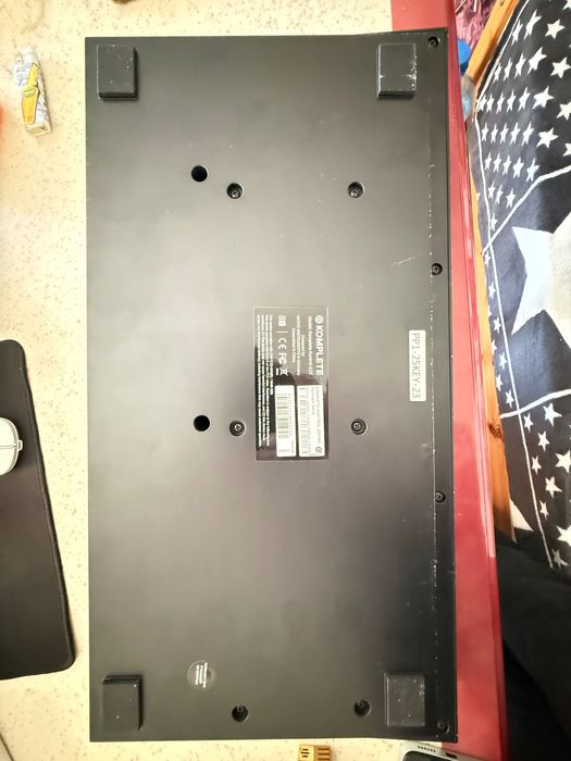 Komplete kontrol A25