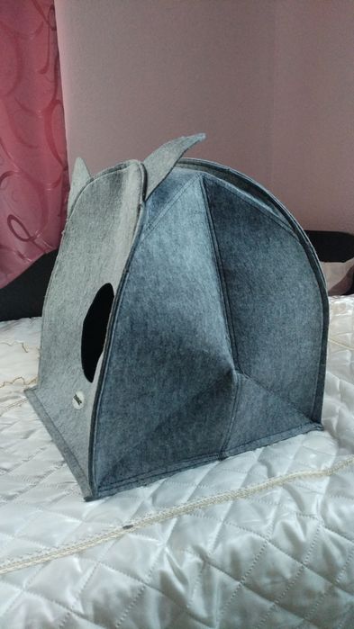 Котешки легла + играчки подарък