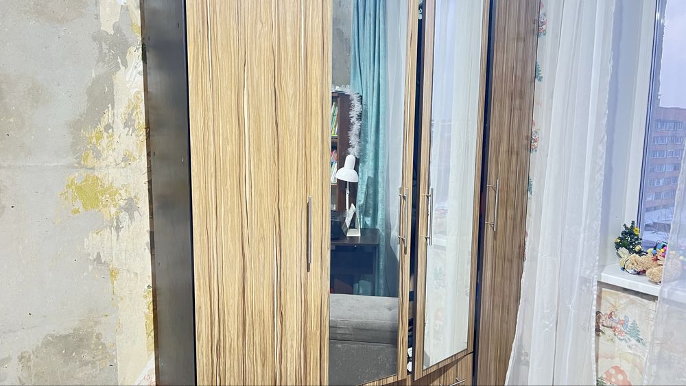 Шкаф плательный продам