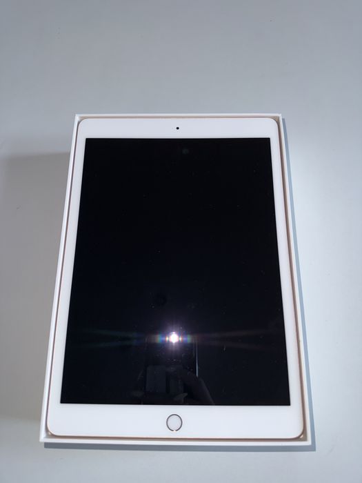 iPad 11th Generation - 32GB нез писалката