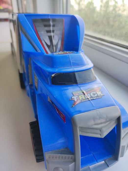 Трейлер для хранения моделей машин