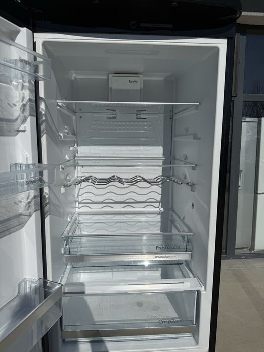 Черен Хладилник с фризер Gorenje