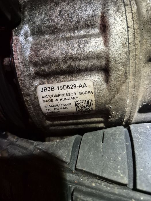 Compresor AC Ford Ranger Thunder 2.0 TDCI: JB3B-19D629-AA [Fabr 2016-2