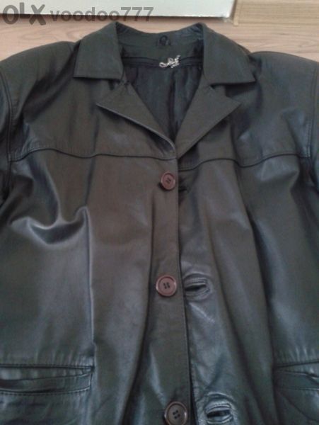 Продавам дълго кожено яке с подплата