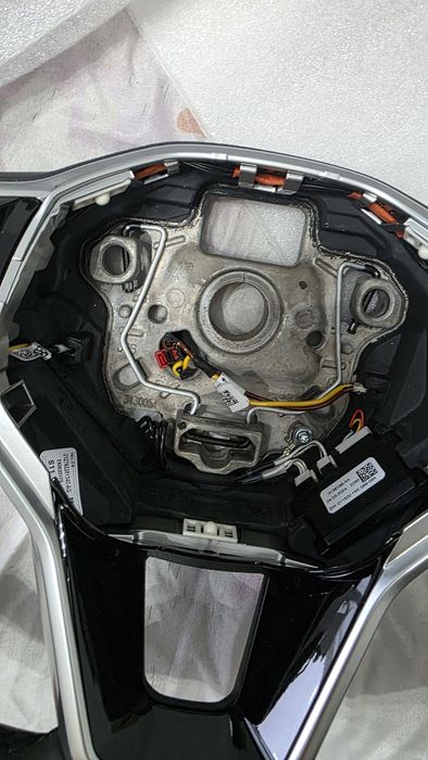 Volan VW  passat golf 8  cu incalzire  padele