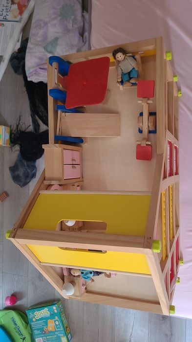 Casa papuci mobilată