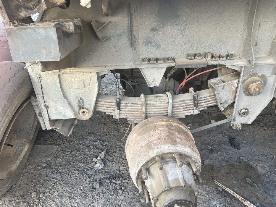 Мостлар сотилади холати янги 25 тоннали 6 комплект ресорлари билан бор