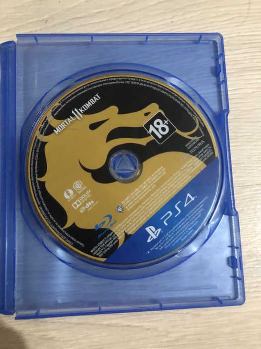 Продам пс 4 про 1тб с 5 играми