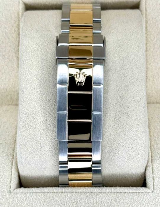 Submariner Date Gold & Steel Bluesy Ref 16613