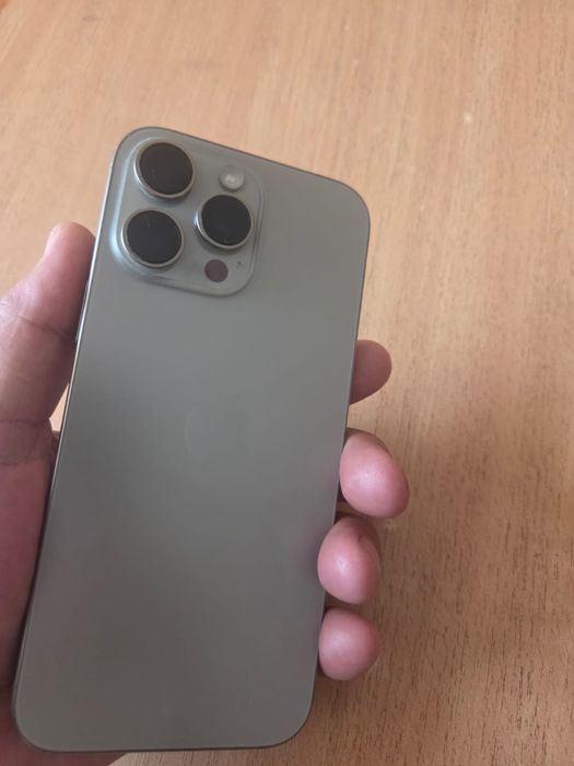 Продам Айфон 16 про MAX батарея 99% 256GB
