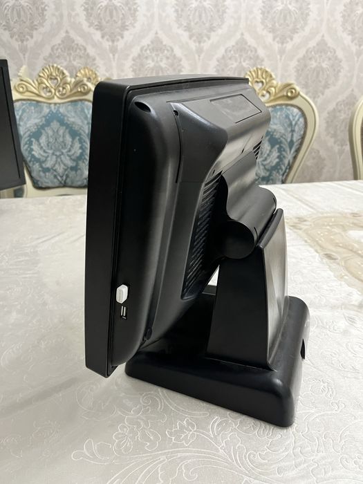 Моноблокот умаг,