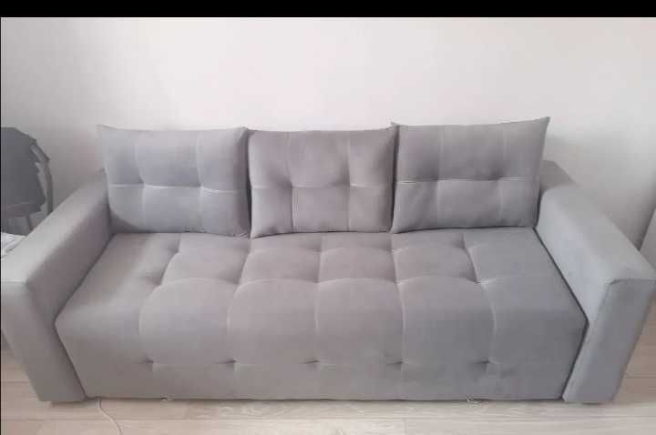 диван сподушками