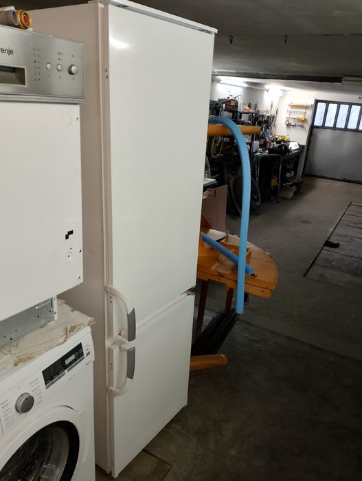 Хладилник с фризер AEG