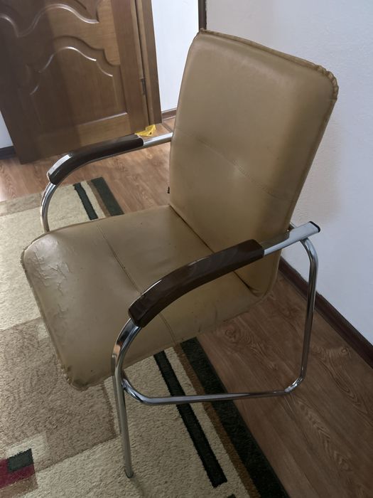 Кресло стильное кожанное