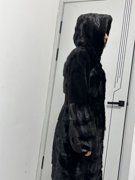 Продам шубу с капюшоном 46 размер