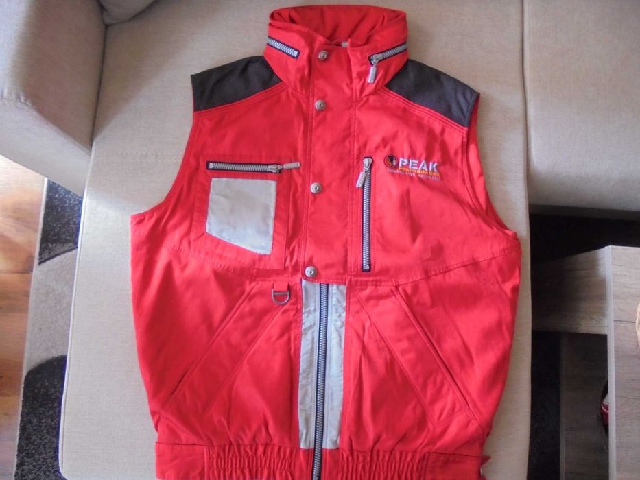 Яке без ръкави за планина/ски Peak Performance