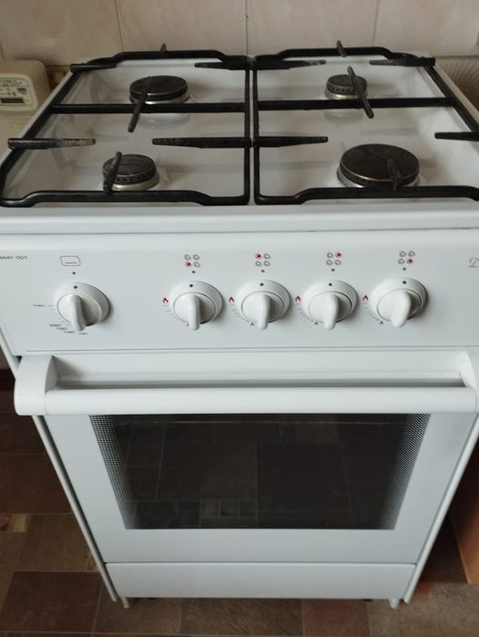 Продам газовую плиту