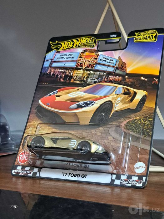 HotWheels Premium Boulevard