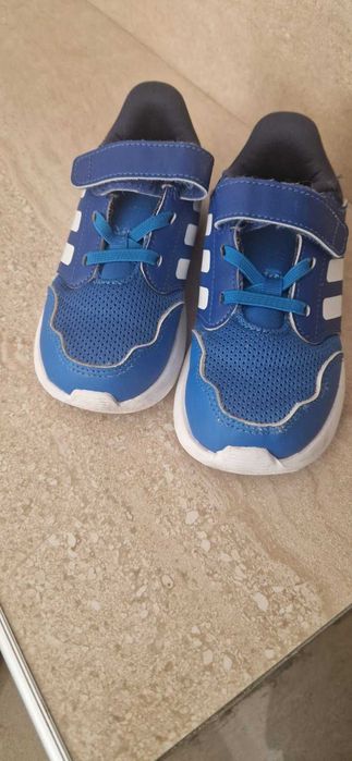 Детски маратонки adidas номер 26 като нови