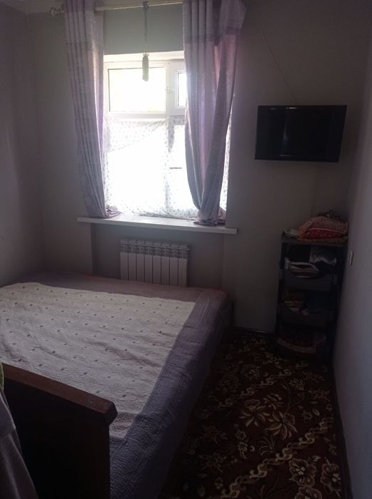 Uy sotiladi Yangi hayot tumani 1-qavvatda 3 xonali uy sotiladi