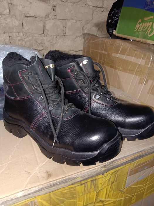 Продам отличные боты