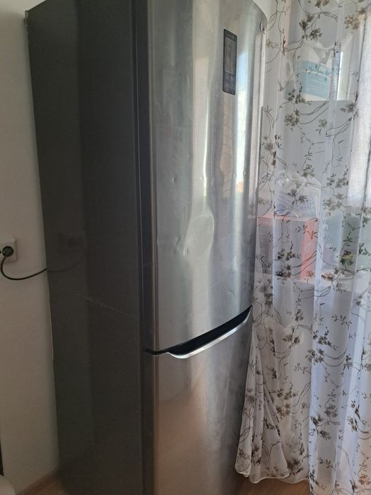 Холодильник б/у 25000