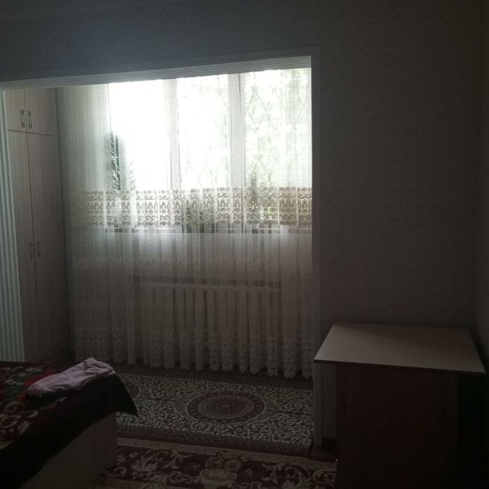 Яшаш, офис, магазин ва турли хизмат курсатиш учун уй сотилади.