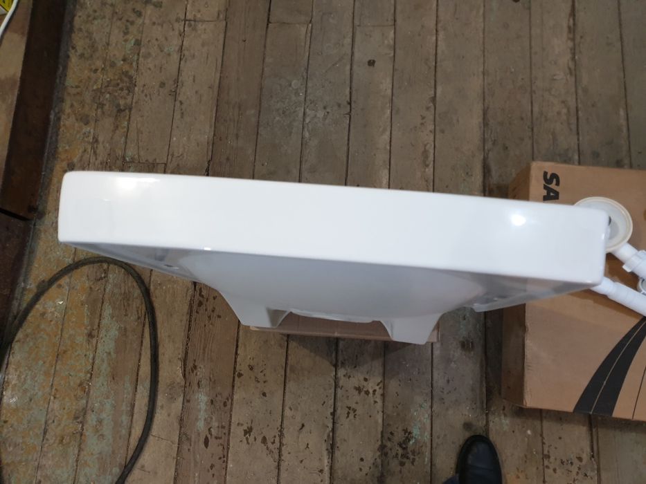 Умывальник ,новый ,керамический.