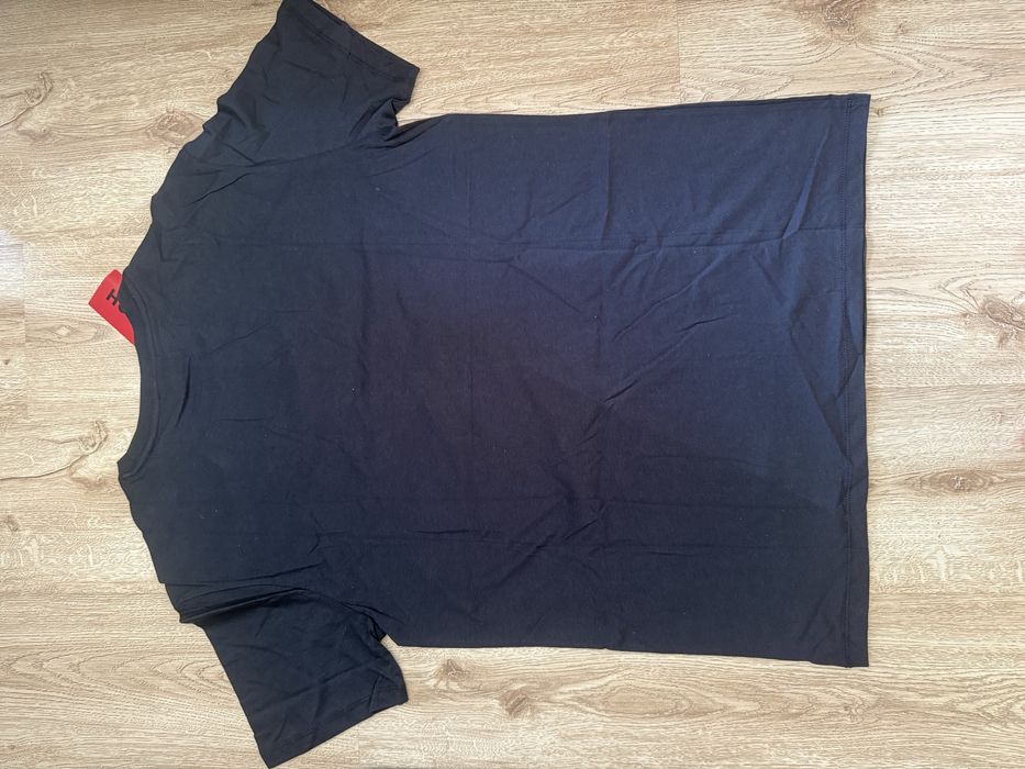 Нова тениска Hugo Boss