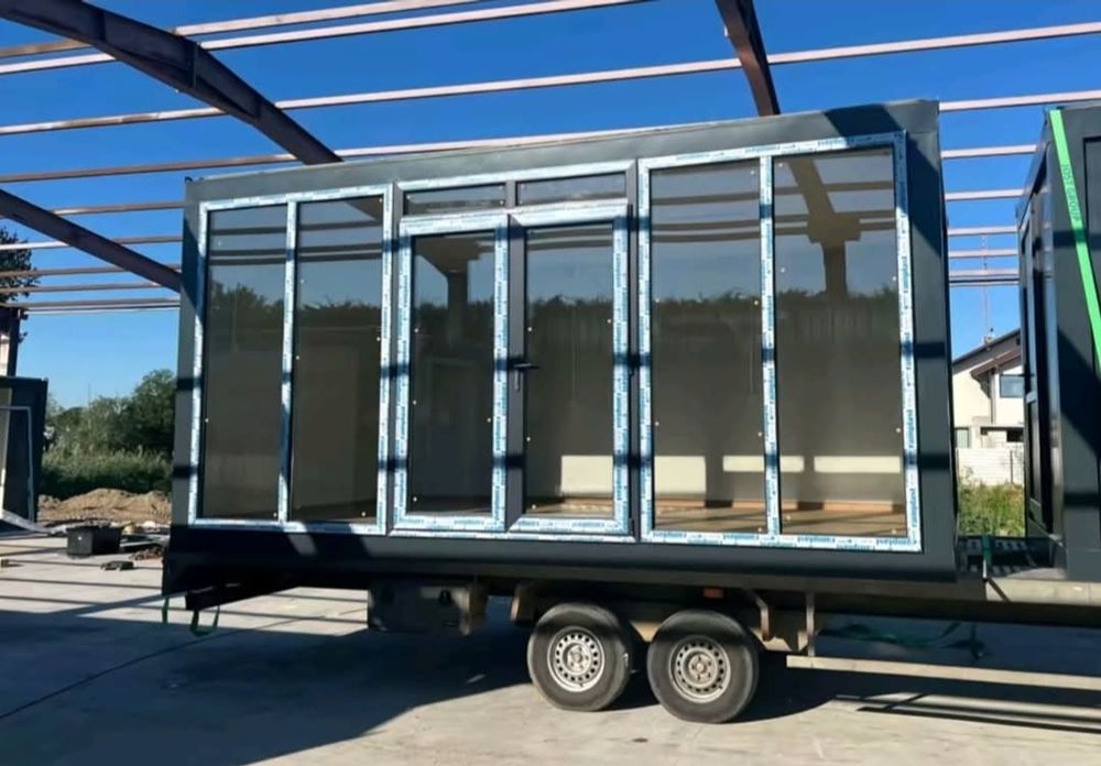 Vand container cu vitrina și grup sanitar