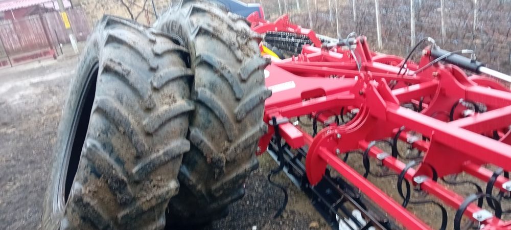 Vand 2 anvelope tractor