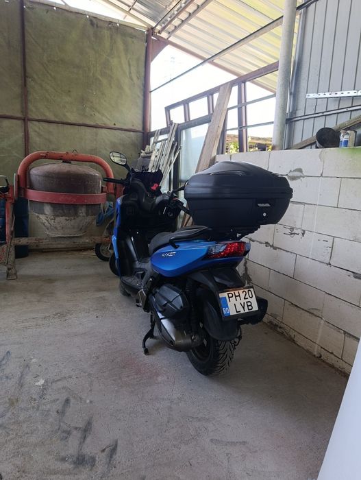 Vând kymco k-xct