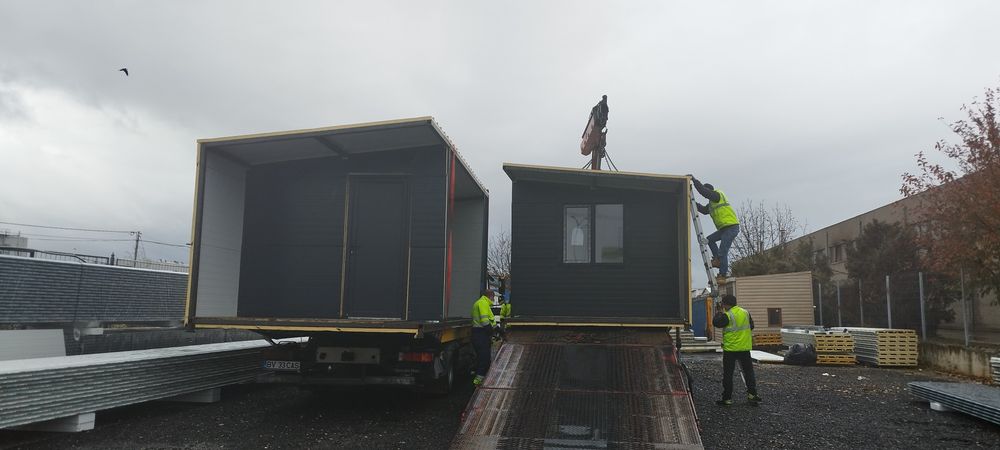 Depozit panouri sandwich termoizolante,constructii containere,hale,etc