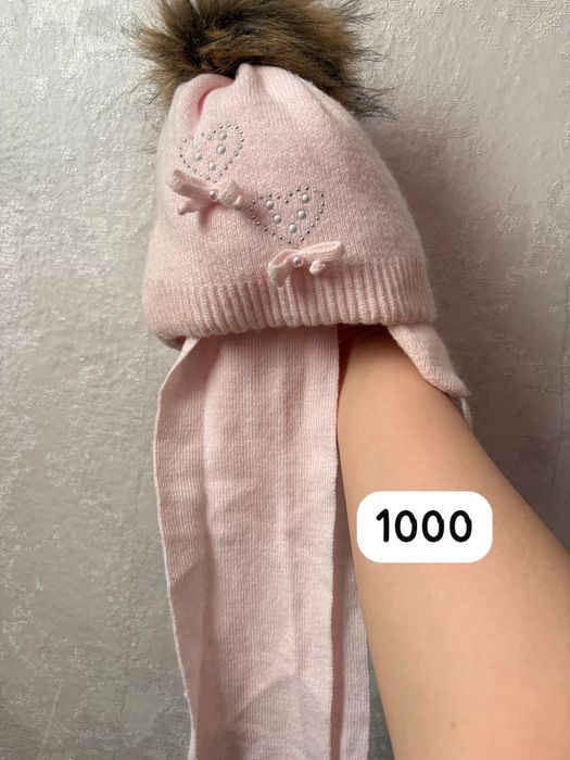 продается обувь и шапочка для девочки