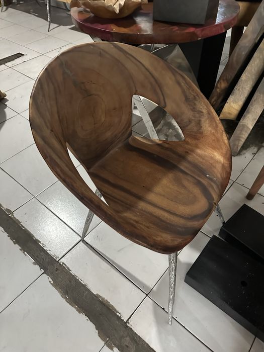 Пейка от дърво и метал