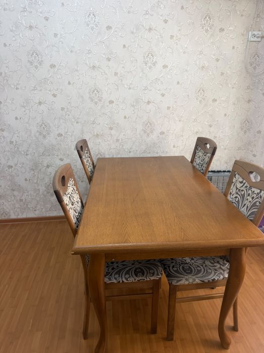 Стол 1 стулья 4