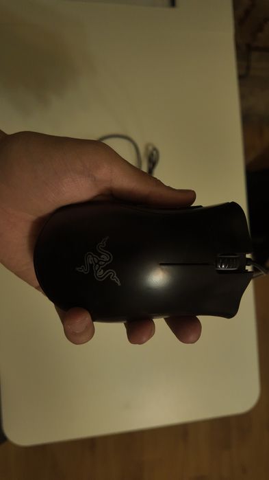 Игровая мышка Deathadder essential
