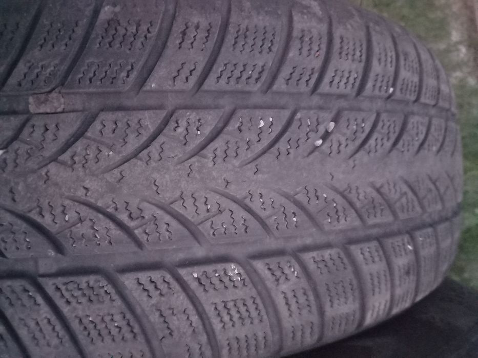 Продаю зимнею резину