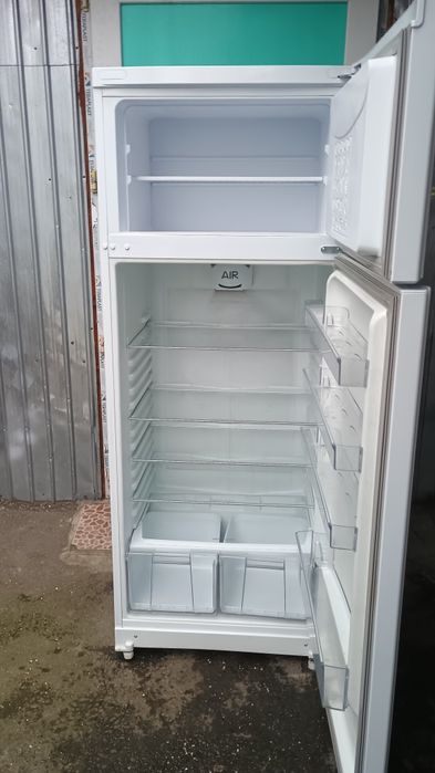 Frigider Ariston Hotpoint.Asigur Transport București și Ilfov