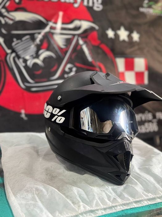 Продаются шлема все новые не использовались