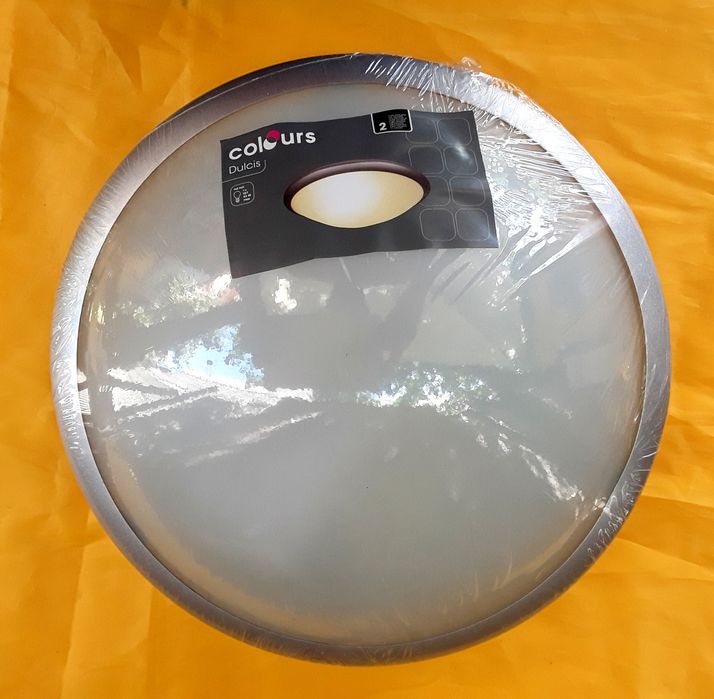 4 Bucăți plafoniere din metal cu sticla diametrul 26 Cm NOI - 95 Lei