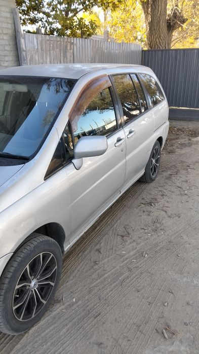 Nissan Liberty сатылады