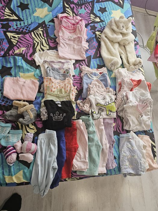Голям лот дрешки за новородено момиченце + подарък!