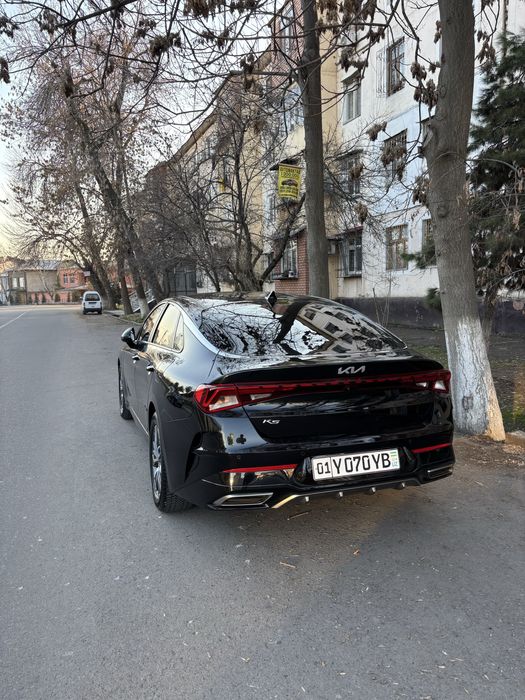 Kia K5 / 2022 qora