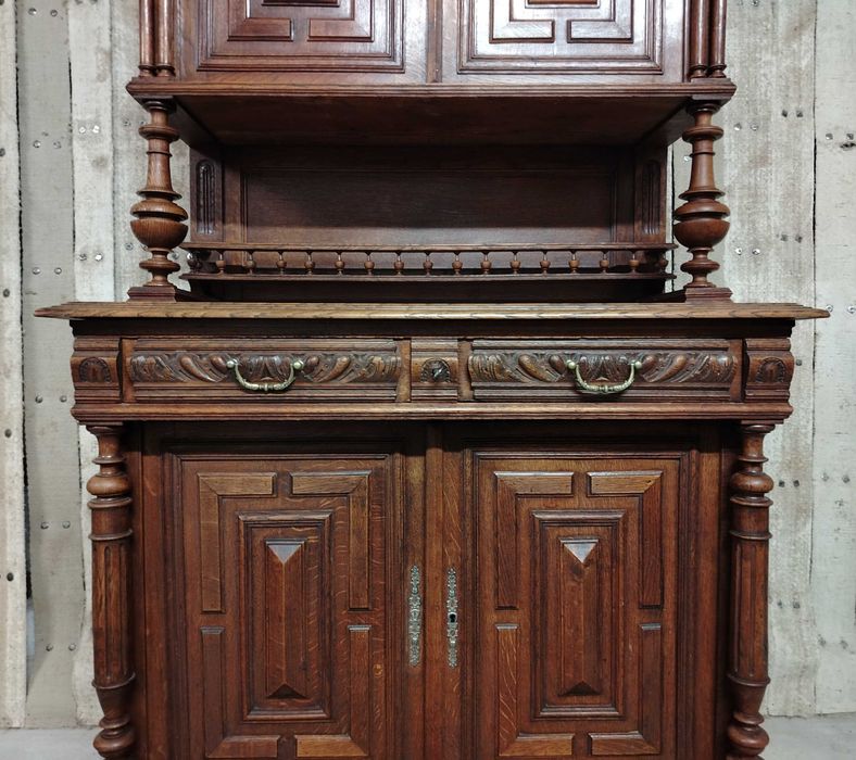 Credent /Bufet vechi din lemn masiv de stejar /Dulap/Vitrina