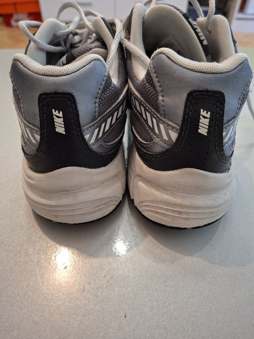 Nike Initiator 42.5 UK8