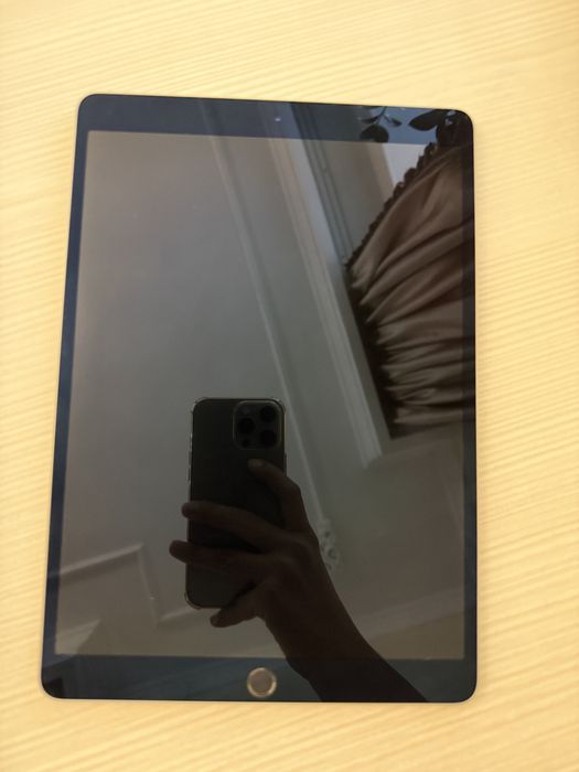 Продам Ipad pro 10.5 A1709 wi-fi+cellular